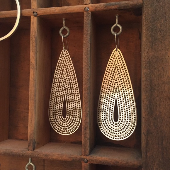 Jewelry - 8/10 Last Day! Silver Earrings